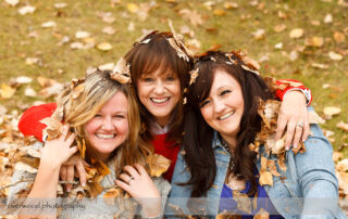 Extended Cowan Family Fall Portrait Session at Edworthy Park in Calgary (11)